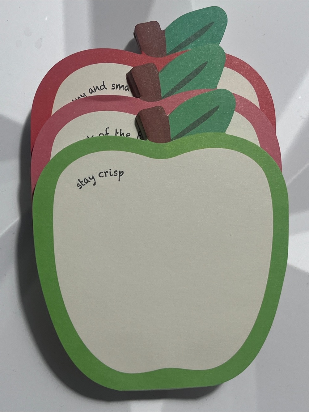 Apple-shaped Note Pads - Green & Pink